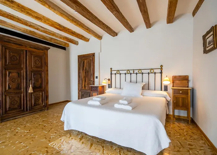 Lo Palauet De La Muralla