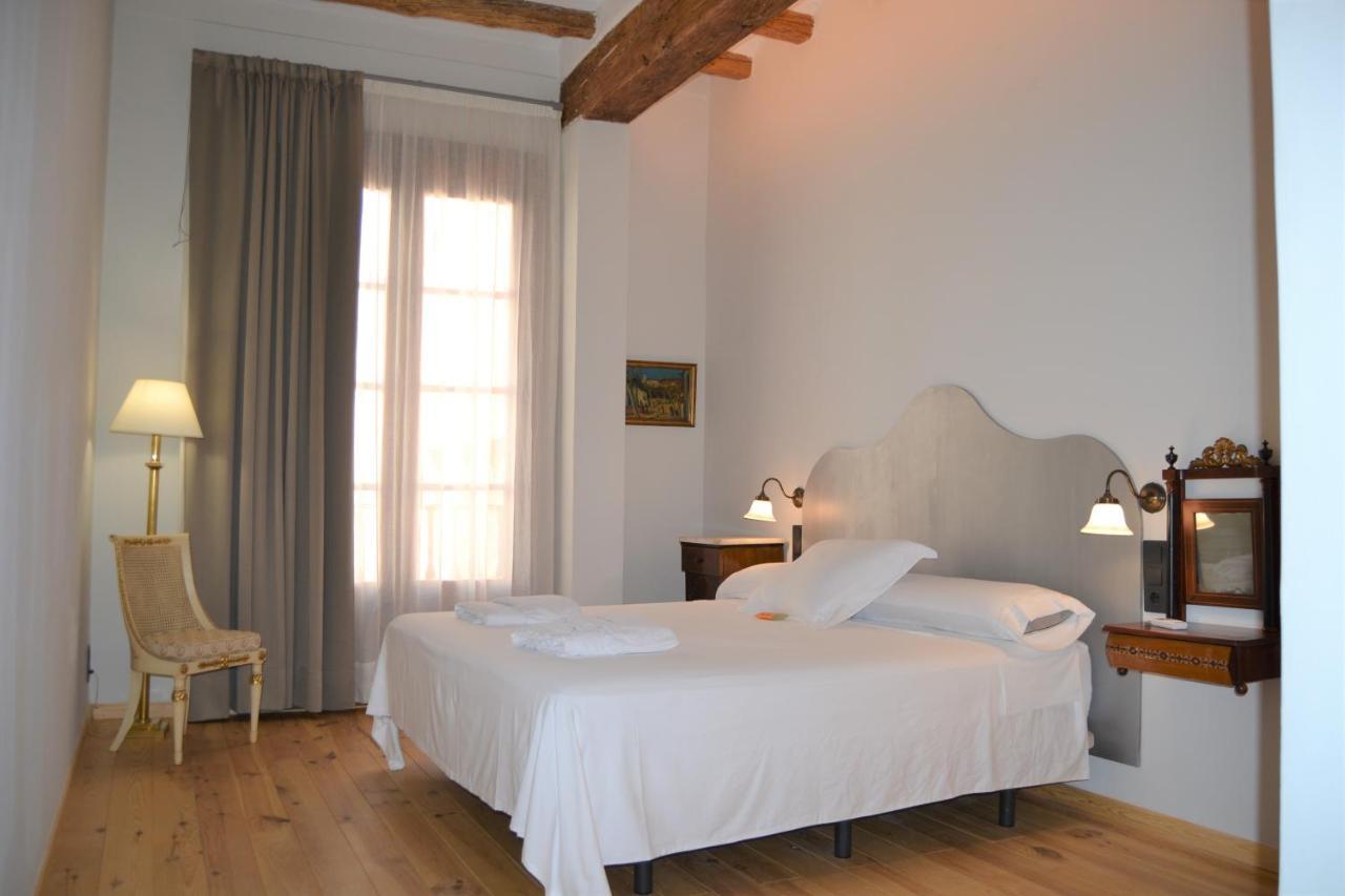 Lo Palauet De La Muralla Couette-café Balaguer