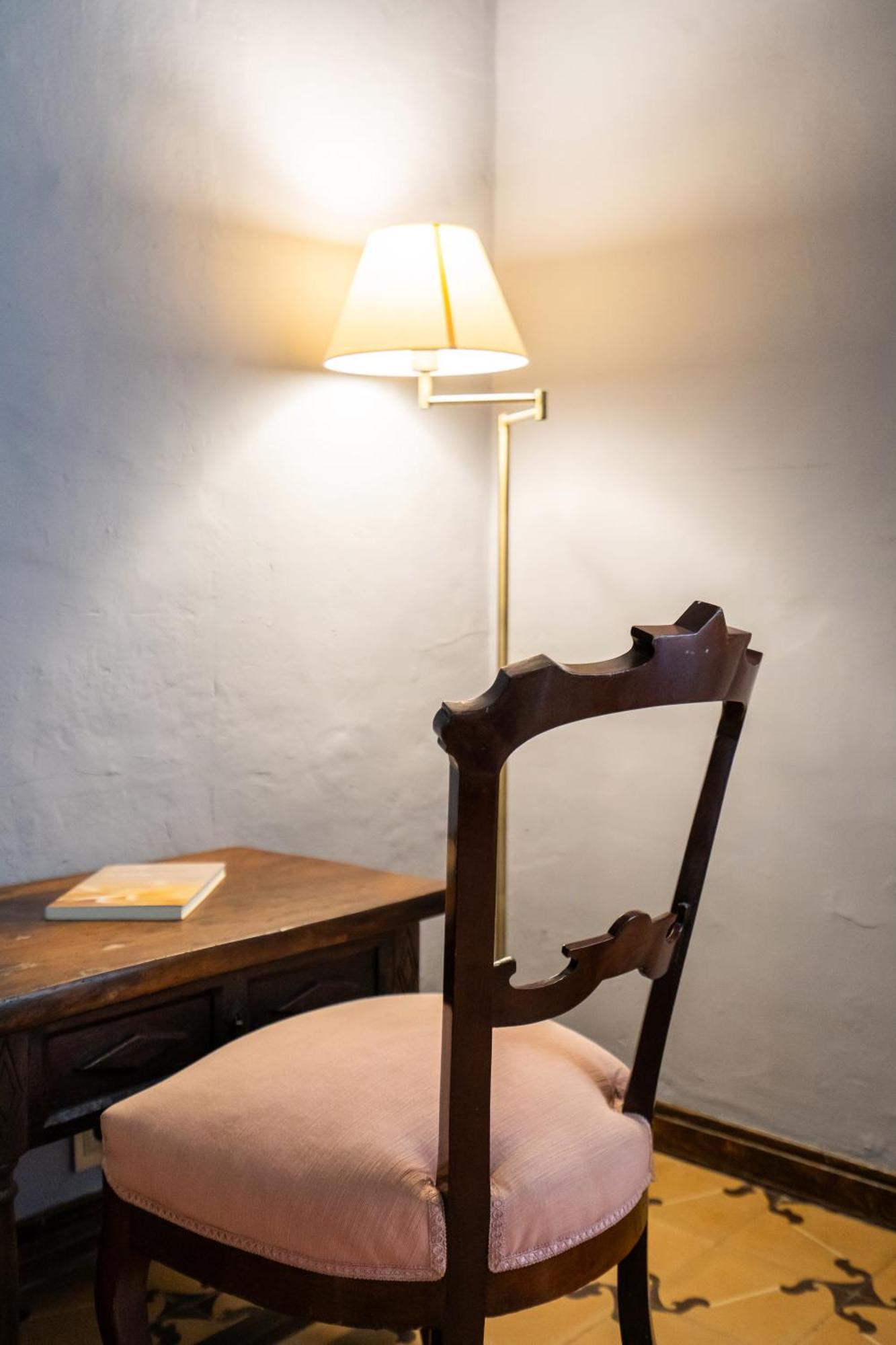 Lo Palauet De La Muralla Couette-café 2*