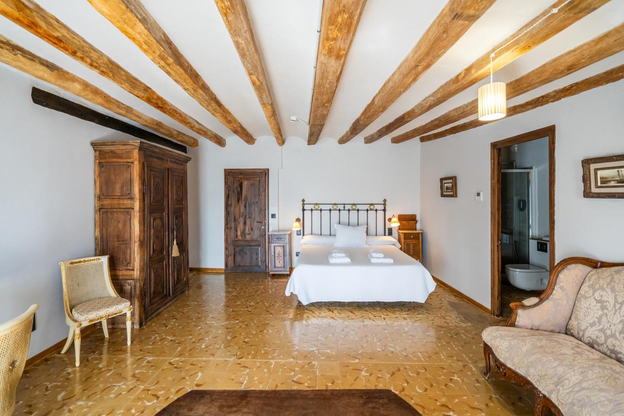 Lo Palauet De La Muralla Frühstückspension